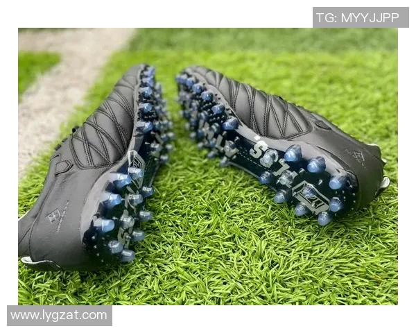 购买足球鞋时是否需要选择大一码以确保舒适和性能提升